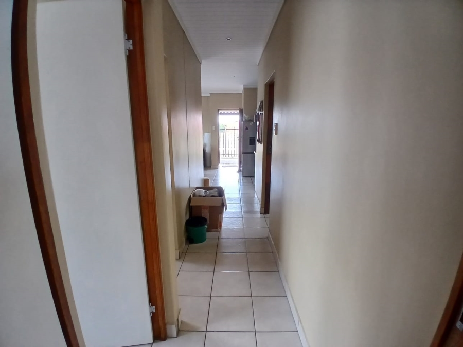 To Let 3 Bedroom Property for Rent in Hillside View Free State